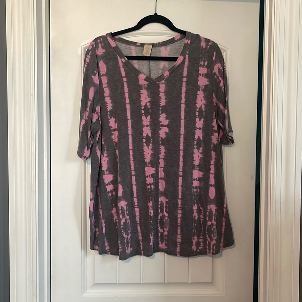 Grey and pink tie-dye T-shirt. V-neck short sleeve